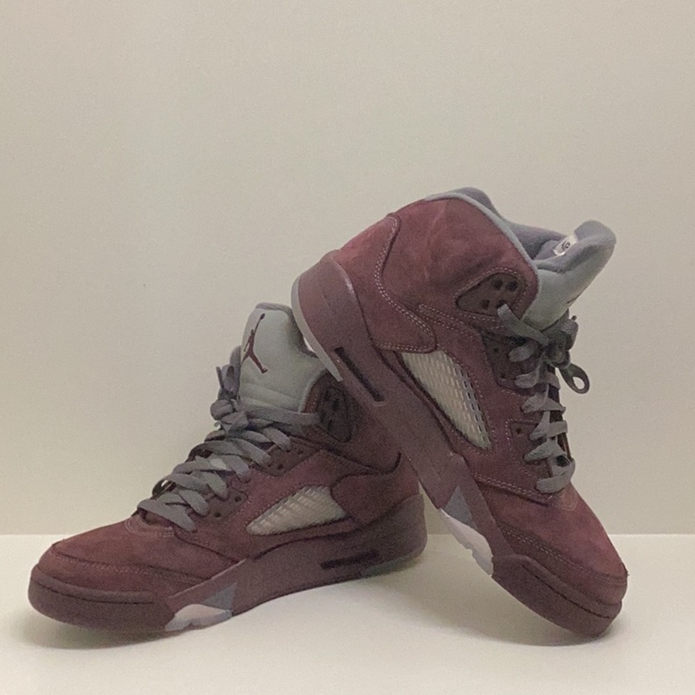 Nike Jordan 5 2023 Bergundy Size 7.5 🔥🔥🔥